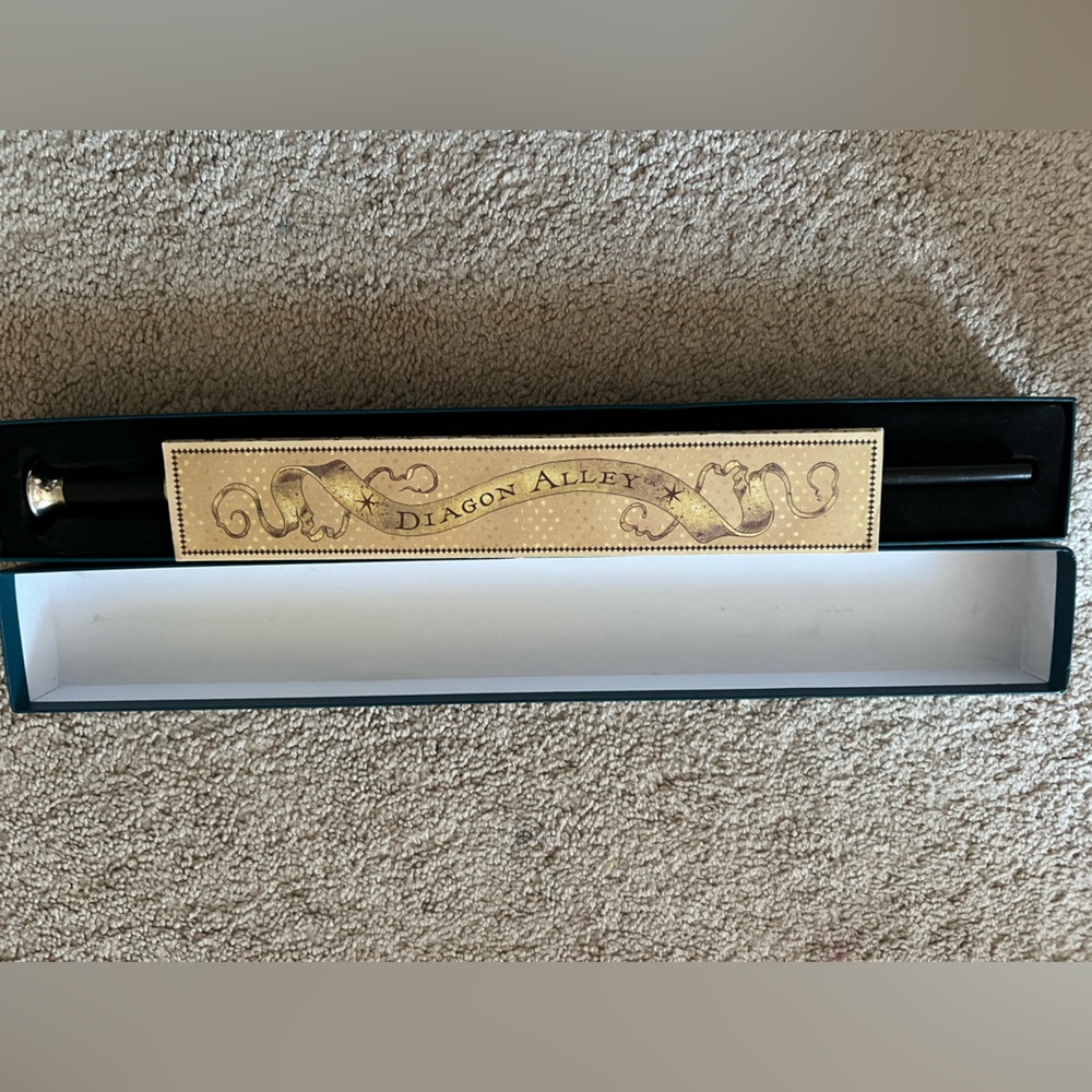 Dumbledore wand. Harry potter wand from Orlando wizarding world.